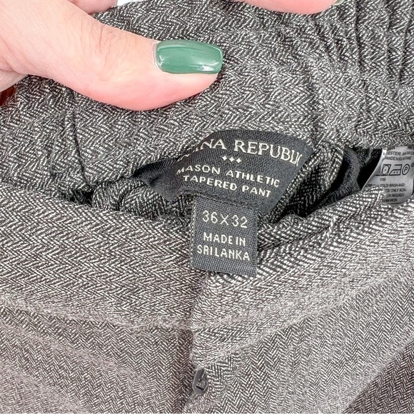 Banana Republic Men’s Gray Dress Pants - Picture 3 of 6